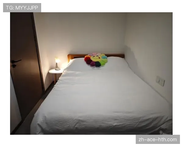 杨舒予随手一拍的厨房桌面，布置得比多数民宿还讲究