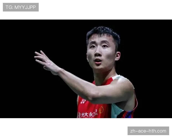 陆光祖今天又换项链了?这奢侈劲儿,感觉不输明星豪宅派对啊! 陆光祖今天又换项链了?这奢侈劲儿,感觉不输明星豪宅派对啊!